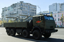 Проезд военной техники на парад Победы в Москве