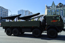 Проезд военной техники на парад Победы в Москве