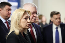 Осмотр выставки фотографий ТАСС депутатами Госдумы РФ