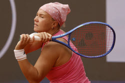 Теннисный турнир WTA 1000 в Риме, 1/4 финала: Жасмин Паолини (Италия) - Диана Шнайдер (Россия) - 6:7, 6:4, 6:2