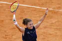 Теннисный турнир WTA 1000 в Риме, 1/4 финала: Жасмин Паолини (Италия) - Диана Шнайдер (Россия) - 6:7, 6:4, 6:2