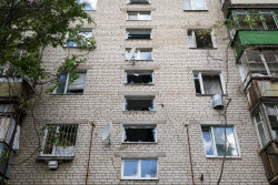 Последствия обстрела Токмака в Запорожской области