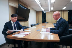 Russian Deputy PM Chernyshenko meets with Kalmykia Head Khasikov