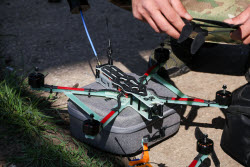 Работа операторов FPV-дронов на запорожском направлении СВО