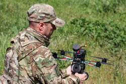 Работа операторов FPV-дронов на запорожском направлении СВО