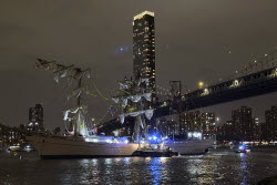 Brooklyn Bridge Collision