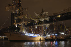 Brooklyn Bridge Collision