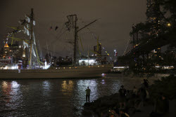 Brooklyn Bridge Collision
