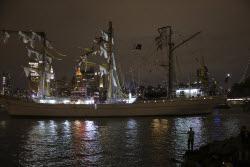 Brooklyn Bridge Collision