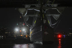 Brooklyn Bridge Collision