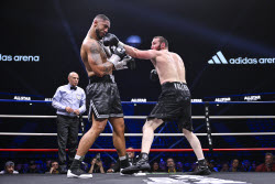 Tony Yoka Defeats Russian Fighter Arslan Yallyev - Paris