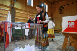 Poland holds presidential election