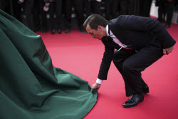 France Cannes 2025 The Phoenician Scheme Red Carpet