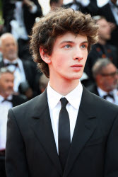 78eme Festival International Du Film De Cannes. MontÃƒÂ©E Des Marches Du Film The Phoenician Theme. VOISIN