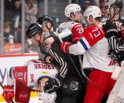 Kontinental Hockey League: Traktor Chelyabinsk 1 - 3 Lokomotiv Yaroslavl