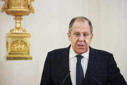 Russian Foreign Minister Lavrov hosts Easter reception