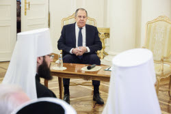 Russian Foreign Minister Lavrov hosts Easter reception