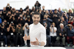 Фотосессия съемочной группы фильма "Альфа" на 78-м Каннском кинофестивале