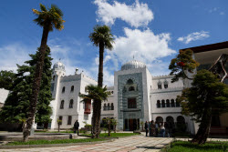 (+VIDEO) Dulber Palace in Crimea, Russia