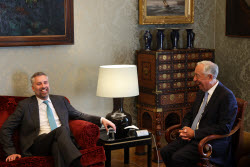 Portuguese President de Sousa receives political parties following the legislative elections
