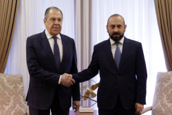 Foreign ministers of Russia and Armenia meet in Yerevan