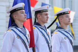 Последний звонок в Нахимовском училище в Севастополе