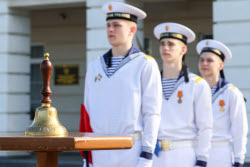 Последний звонок в Нахимовском училище в Севастополе