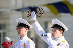 Последний звонок в Нахимовском училище в Севастополе