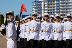 Последний звонок в Нахимовском училище в Севастополе