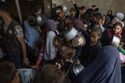 Gazans face hunger as charity kitchens run out of stock