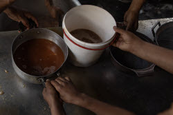 Gazans face hunger as charity kitchens run out of stock