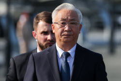 Chinese delegation in Victory Park in Kazan, Russia