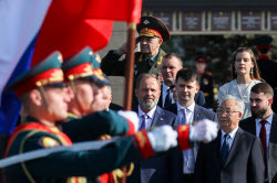 Chinese delegation in Victory Park in Kazan, Russia