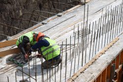 Bridge over Lugan River under construction in Lugansk