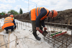 Bridge over Lugan River under construction in Lugansk