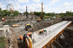 Bridge over Lugan River under construction in Lugansk