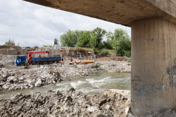 Bridge over Lugan River under construction in Lugansk