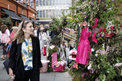 Цветочный фестиваль Chelsea in Bloom на западе Лондона