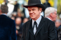 78eme Festival International Du Film De Cannes. MontÃƒÂ©E Des Marches Du Film The History Of Sound. CARLIER