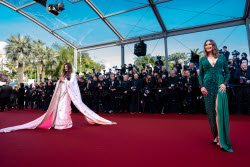 78eme Festival International Du Film De Cannes. MontÃƒÂ©E Des Marches Du Film The History Of Sound. CARLIER