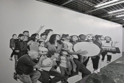 Французский художник JR представил фотовыставку "Who Are You, Naples?" в Неаполе