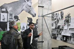 Французский художник JR представил фотовыставку "Who Are You, Naples?" в Неаполе
