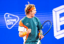 Теннисный турнир ATP 500 в Гамбурге, четвертьфинал: Андрей Рублев (Россия) - Лучано Дардери (Италия) - 6:1, 3:6, 6:3
