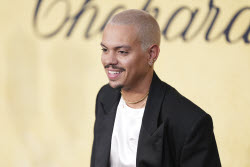 Гала-вечер amfAR в рамках 78-го Каннского кинофестиваля
