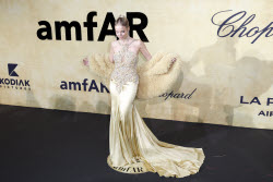 Гала-вечер amfAR в рамках 78-го Каннского кинофестиваля