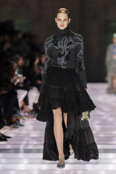 Louis Vuitton Cruise 2026 Runway - Avignon