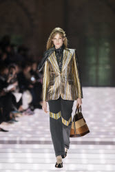 Louis Vuitton Cruise 2026 Runway - Avignon