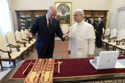 Papa Incontra Rosen Dimitrov Zhelyazkov