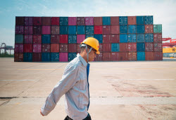 Yangluo port in Wuhan: gateway to the sea