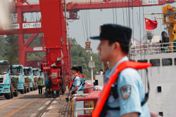 Yangluo port in Wuhan: gateway to the sea
